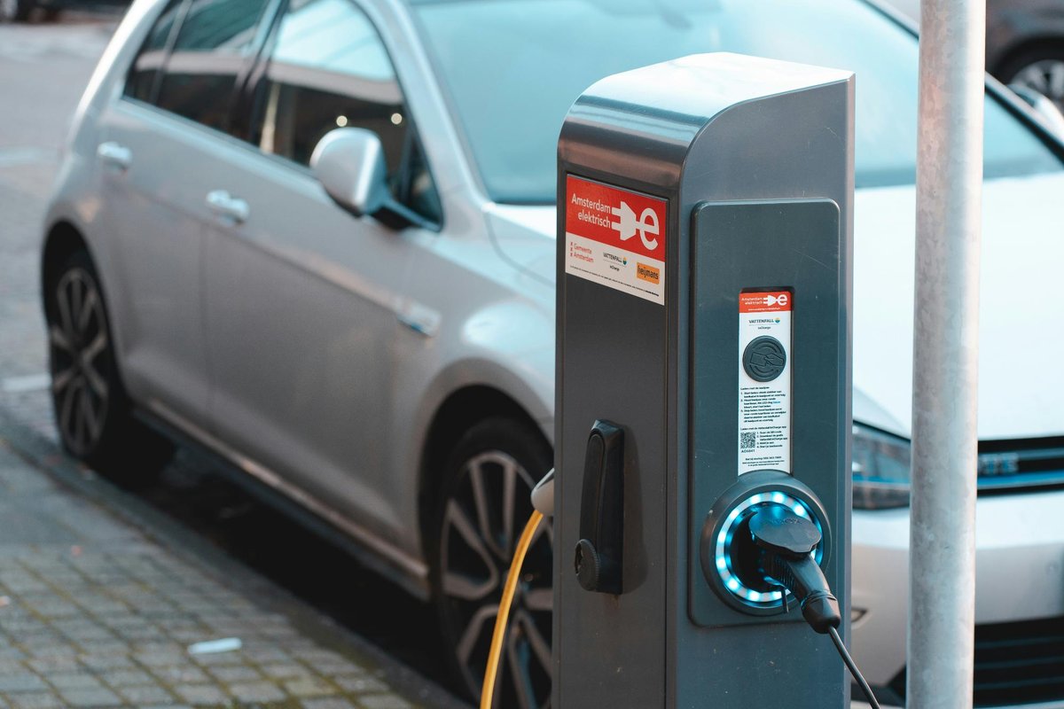 The Environmental Impact of Electric Vehicles vs. Gas Cars 1