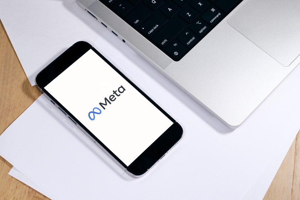meta apps experience widespread outage affecting users globally