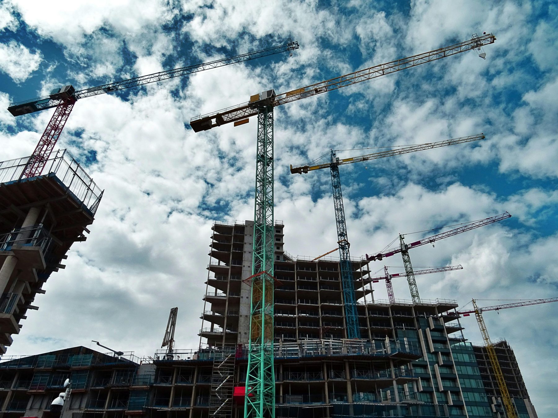 construction sector positive despite economic headwinds, survey finds