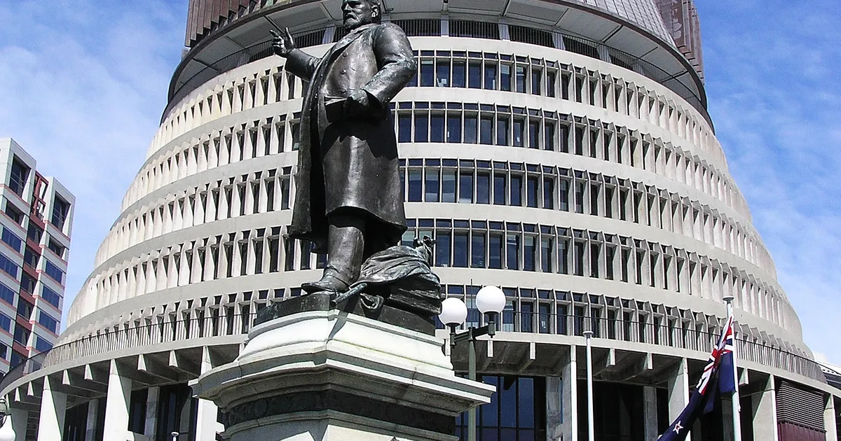Beehive Wellington (Parliament Building & Statue of Richard John Seddon)